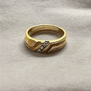 14k solid yellow gold men’s band with 3 diamonds